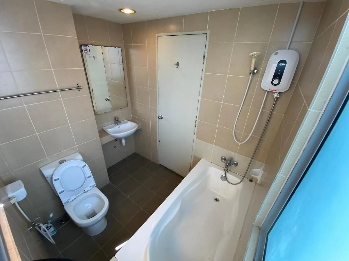 Spacious 3R,2R,Studio 5Min Walk To Time Square,Lalaport, Pool,Gym,Wifi Lägenhet Kuala Lumpur